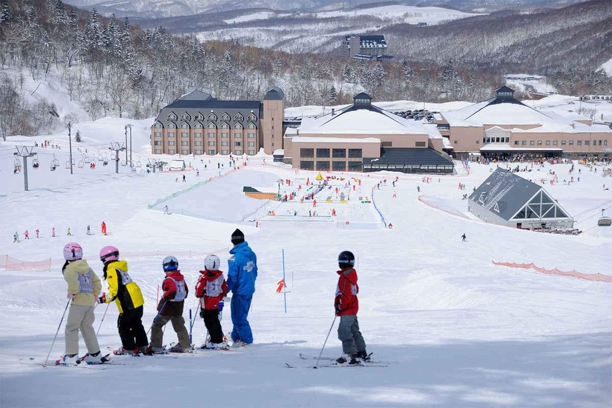 Children finding their ski legs with Kiroro Ski School