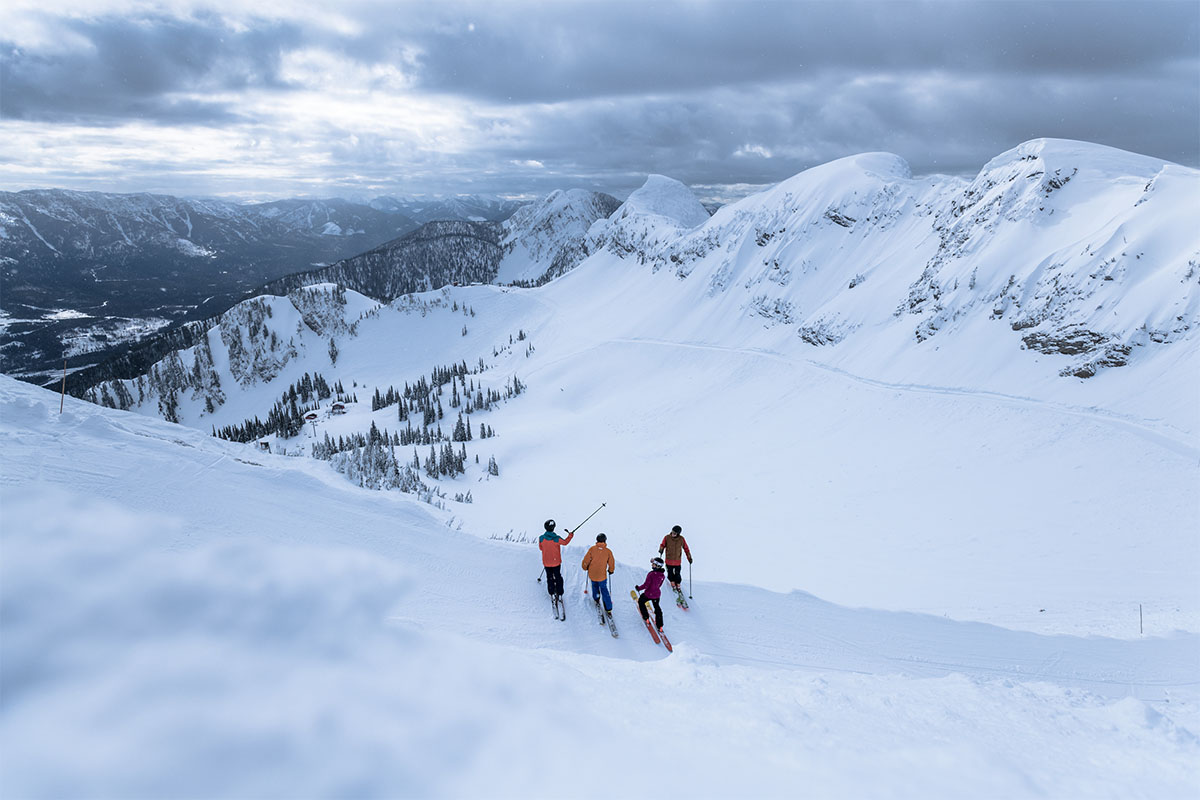 Group of Skiers Choosing a Line in Fernie Alpine Resort © Destination BC / Reuben Krabbe Group of Skiers Choosing a Line in Fernie Alpine Resort © Destination BC / Reuben Krabbe