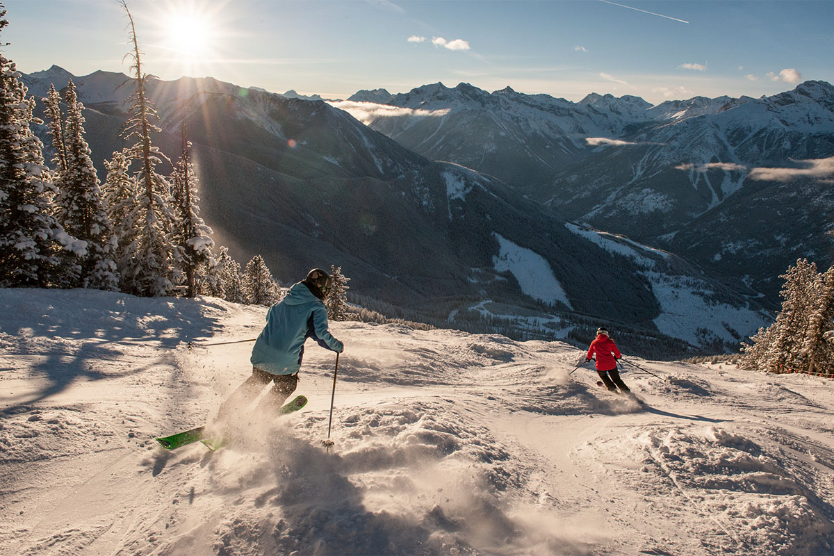 Skiing Bumps in Panorama © Destination BC / Kari Medig Skiing Bumps in Panorama © Destination BC / Kari Medig