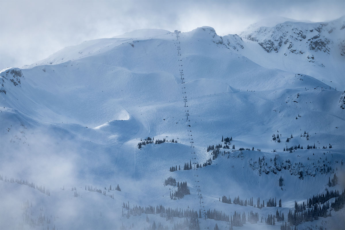 Whistler's Harmony Express & Glacier Bowl © Destination BC / Reuben Krabbe Whistler's Harmony Express & Glacier Bowl © Destination BC / Reuben Krabbe
