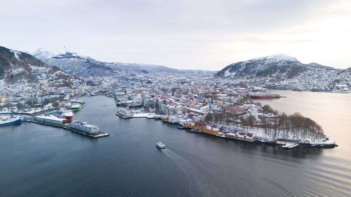 Bergen harbour in winter © Visit Bergen / Vincent Croce