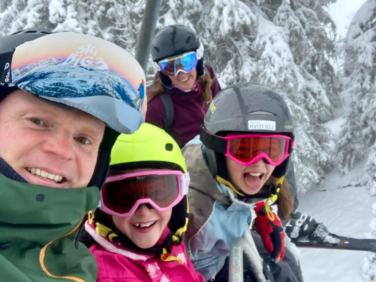 All smiles when I skied in Kvitfjell with my family, Easter 2023 All smiles when I skied in Kvitfjell with my family, Easter 2023