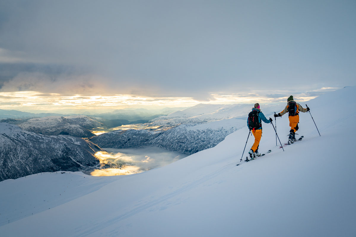 Skiers on pristine snow in Myrkdalen © Sverre Hjornevik
