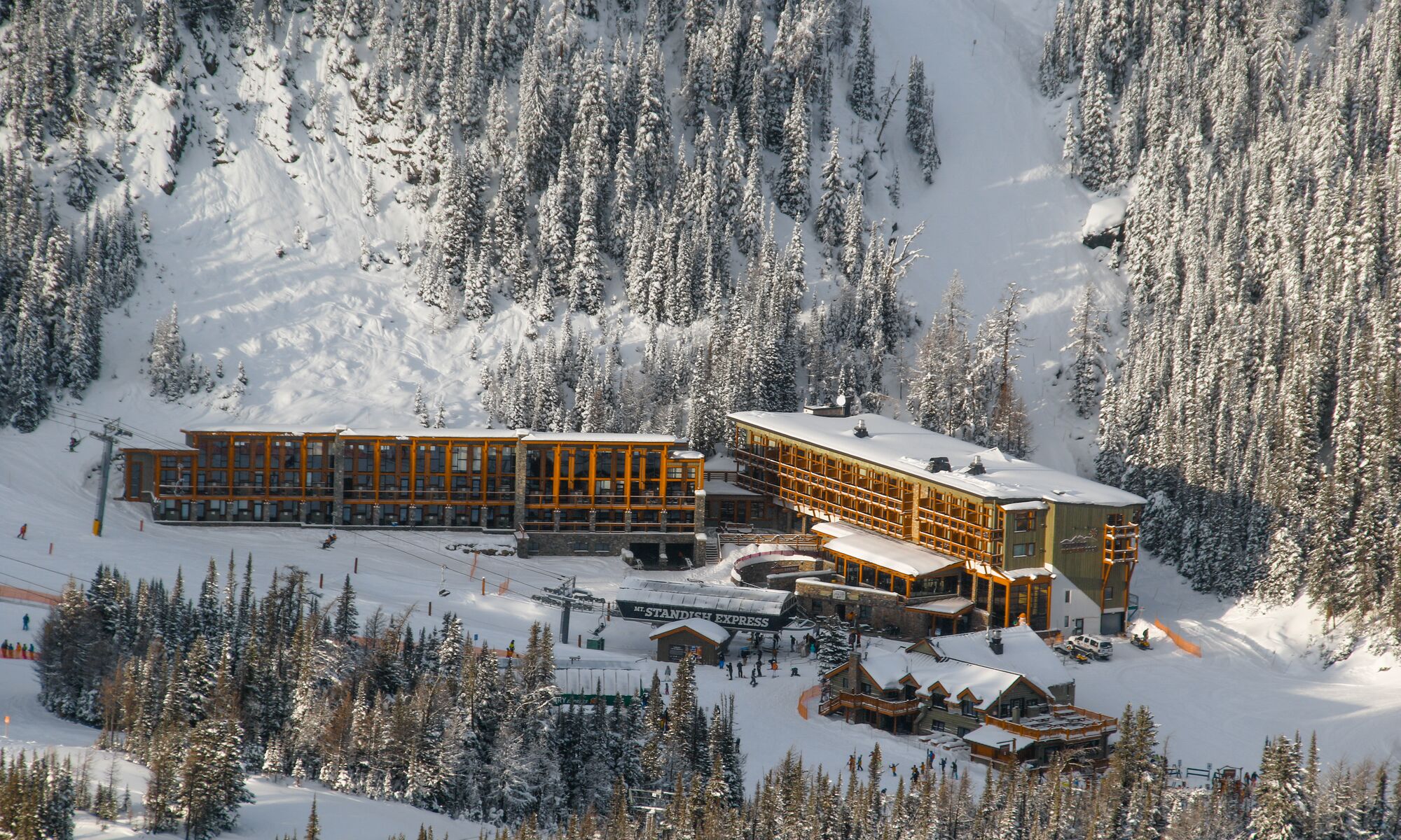 The Lookout Lounge is nestled inside the Sunshine Mountain Lodge © Banff & Lake Louise The Lookout Lounge is nestled inside the Sunshine Mountain Lodge © Banff & Lake Louise