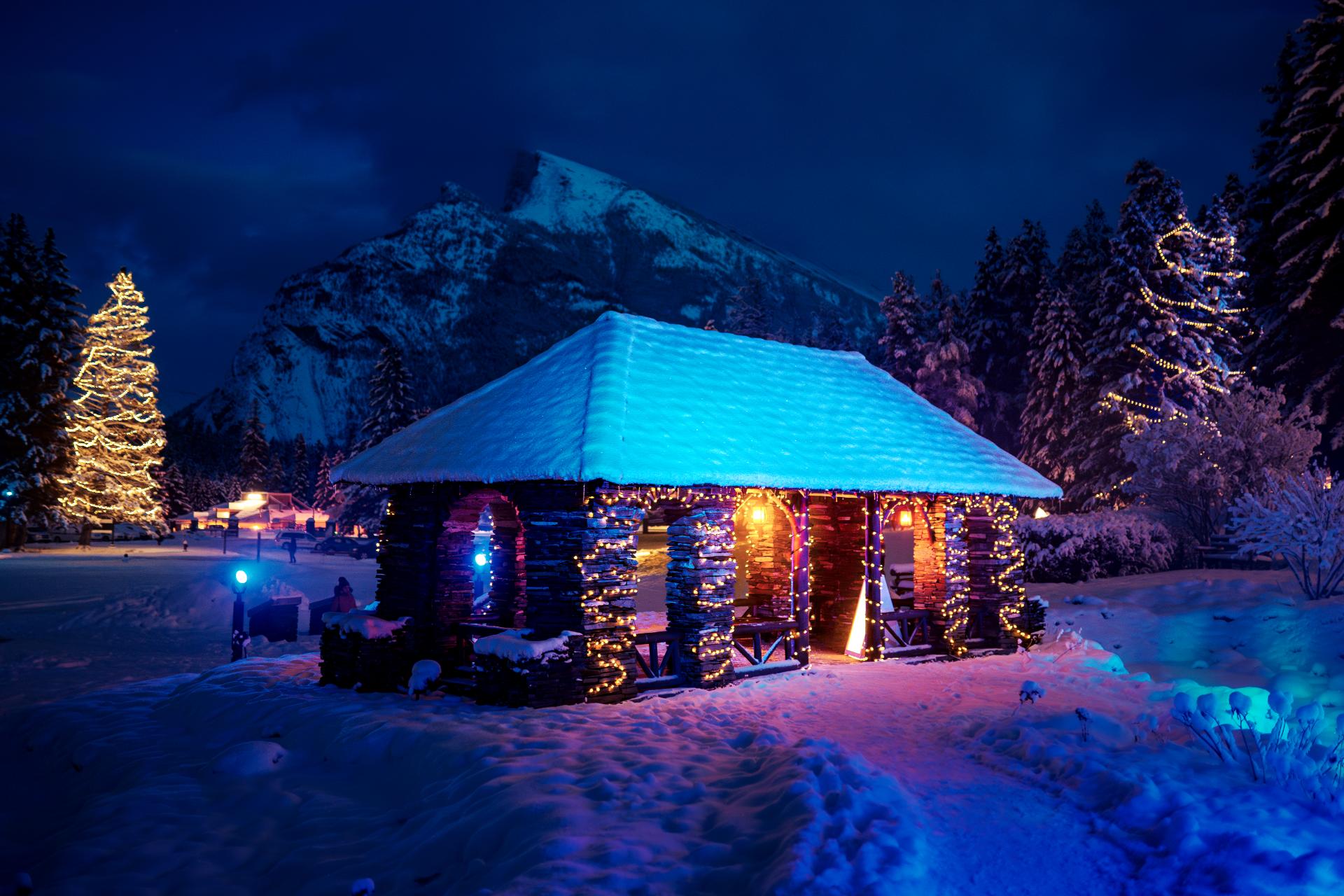 Christmas spirit © Robert Massey / Banff & Lake Louise Tourism Christmas spirit © Robert Massey / Banff & Lake Louise Tourism