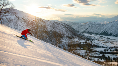 Myrkdalen Skiing © Sverre Hjornevik